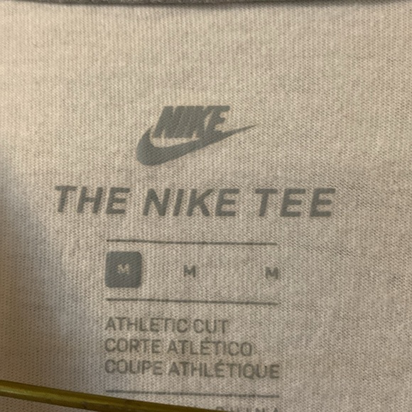 The Nike Tee Taiwan size Small (although reads size M) pit to pit measures 18” - Picture 3 of 6